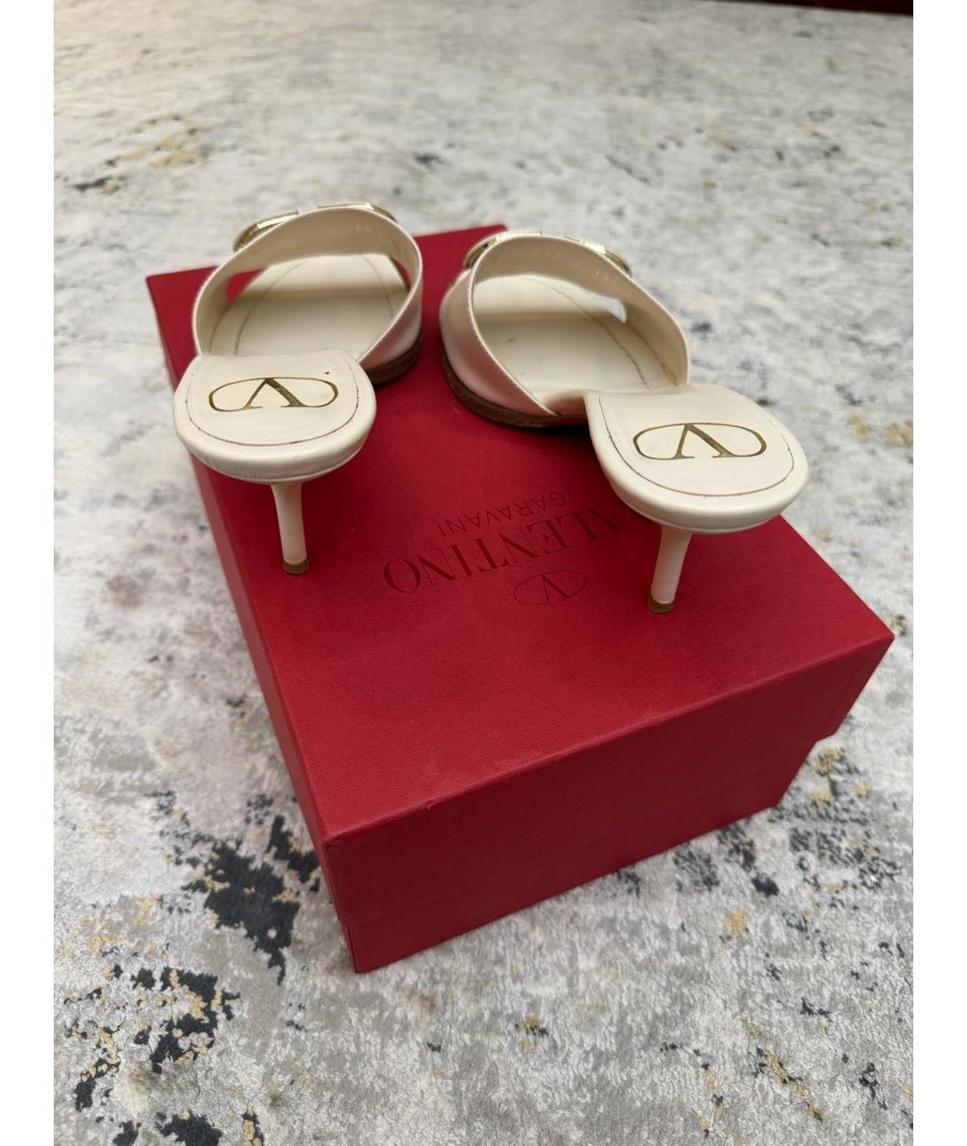 VALENTINO Белые кожаные мюли, фото 3