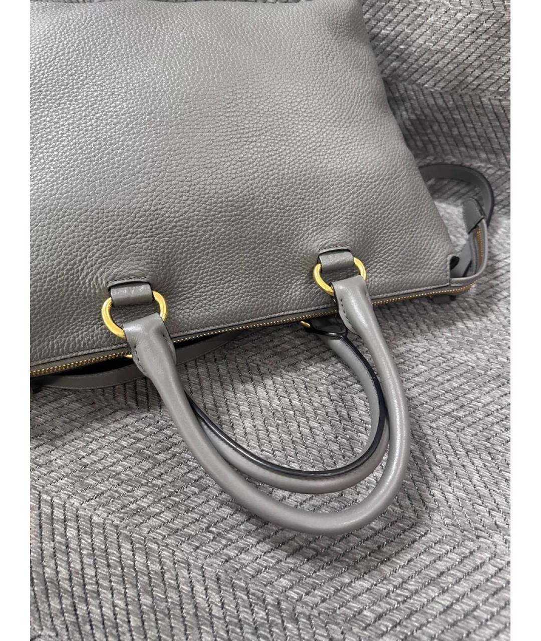 PRADA Серая кожаная сумка с короткими ручками, фото 5