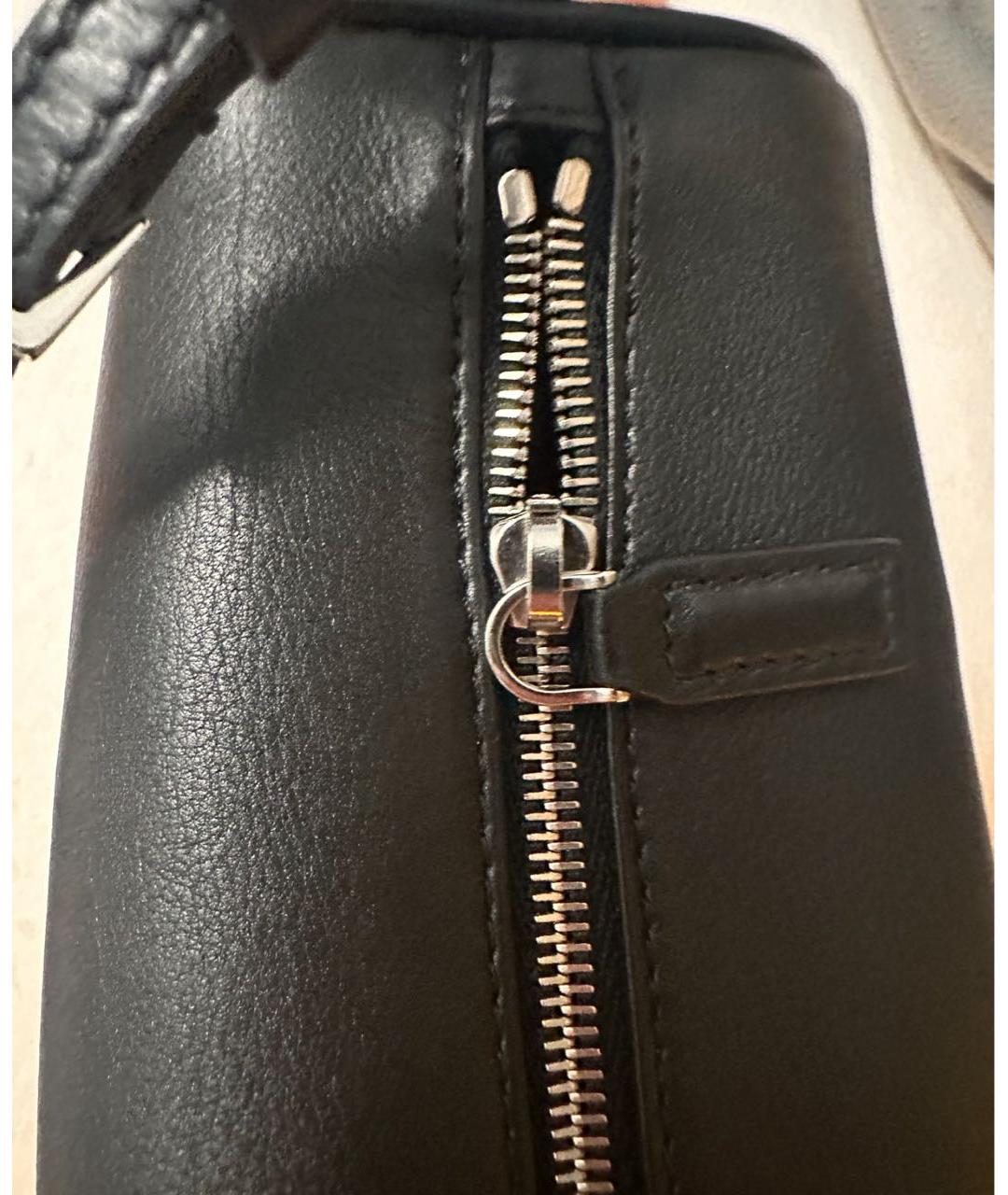 THE ROW Черная кожаная сумка с короткими ручками, фото 5