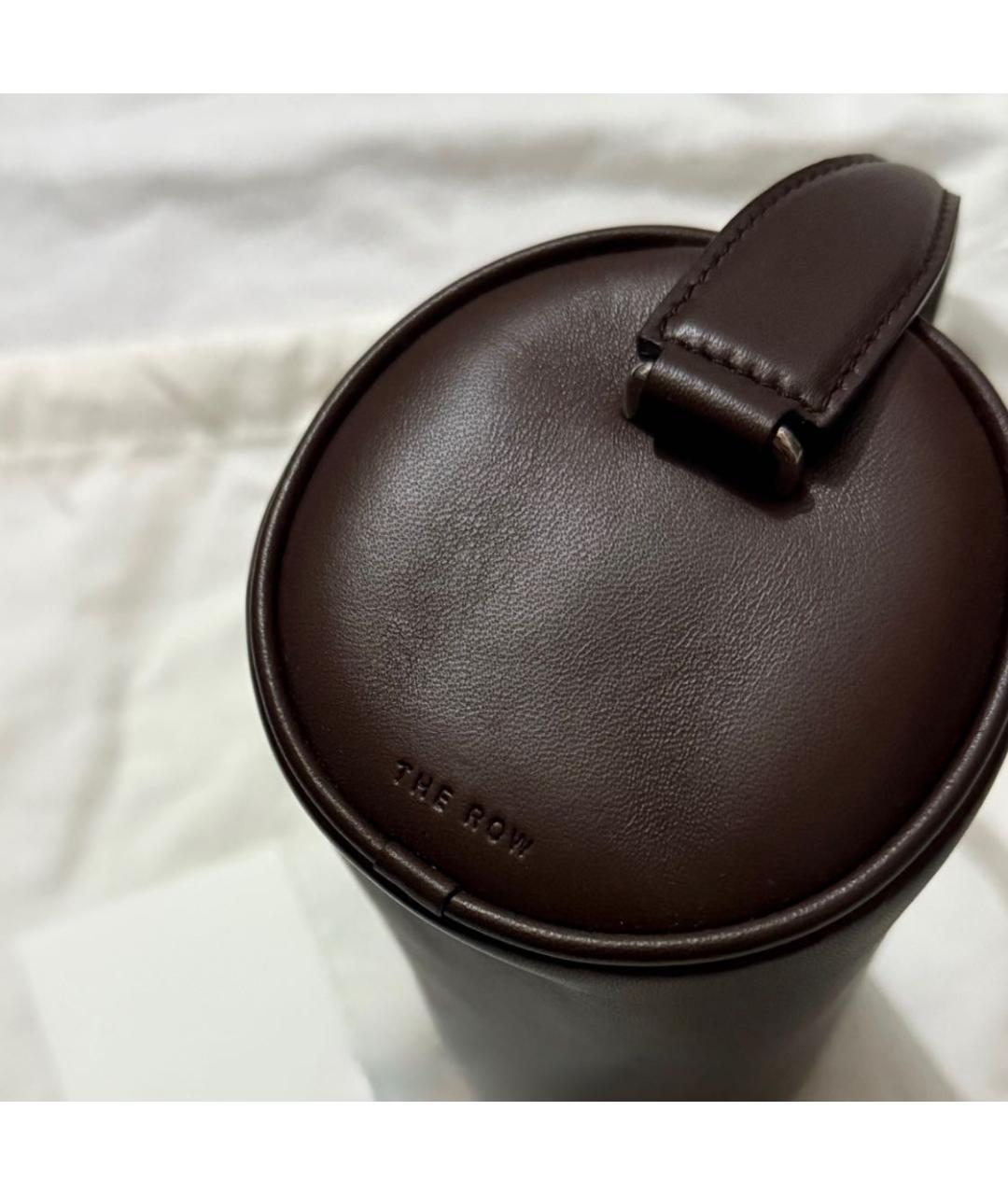 THE ROW Коричневая кожаная сумка с короткими ручками, фото 6