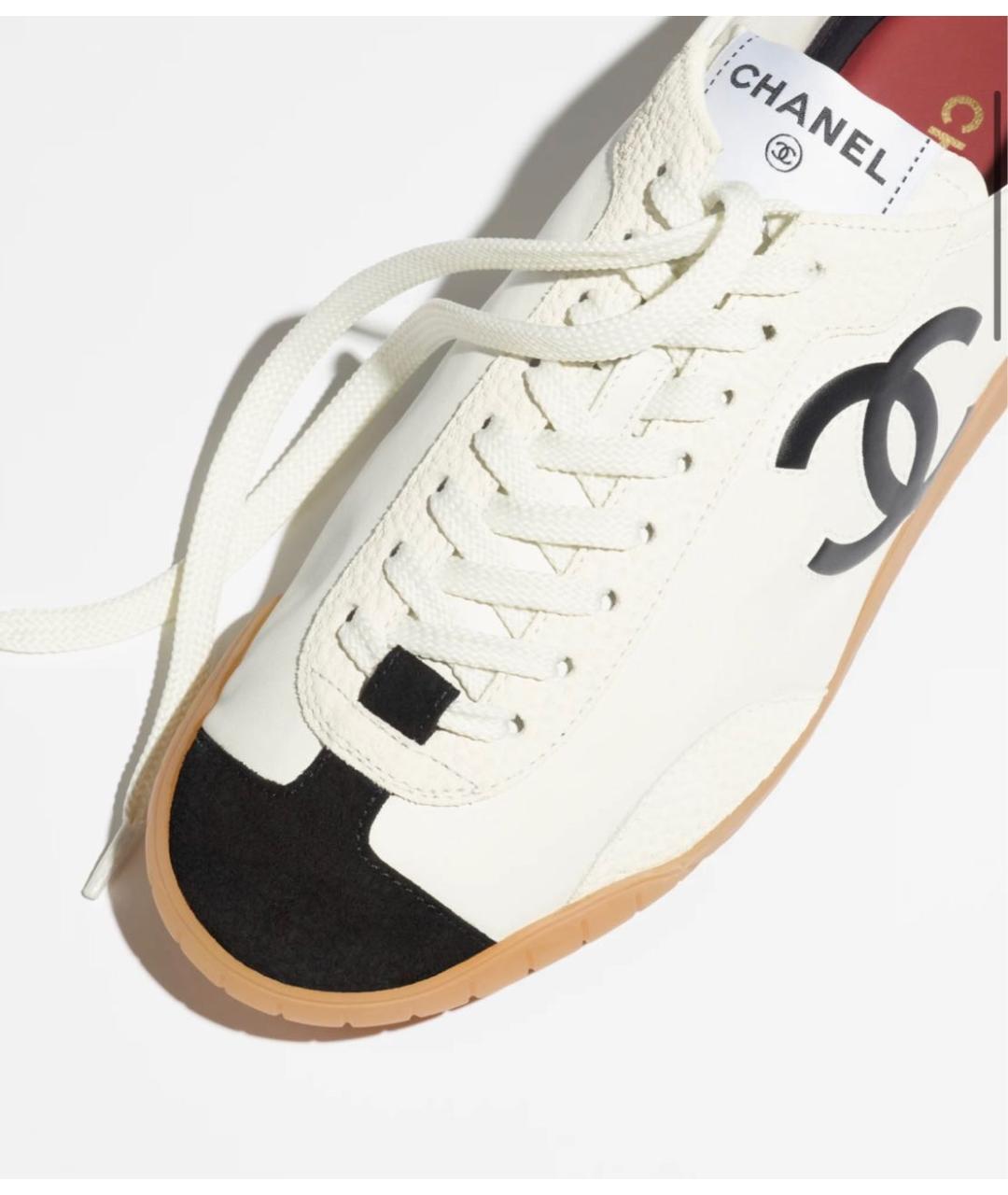 CHANEL Белые замшевые кеды, фото 3