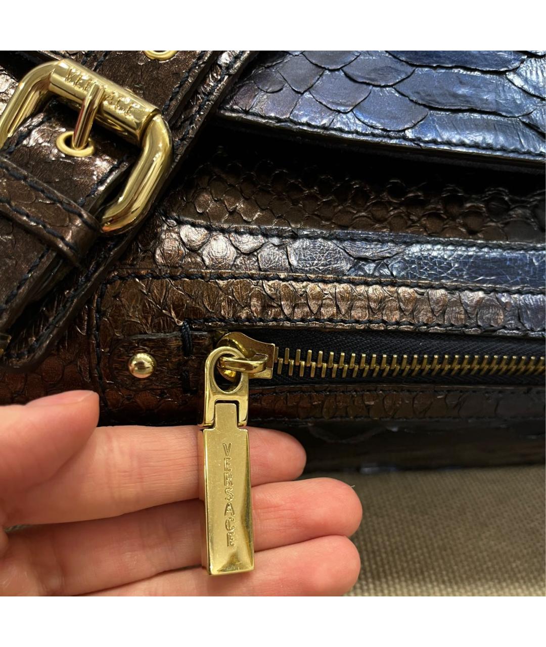 VERSACE Мульти сумка с короткими ручками из экзотической кожи, фото 7