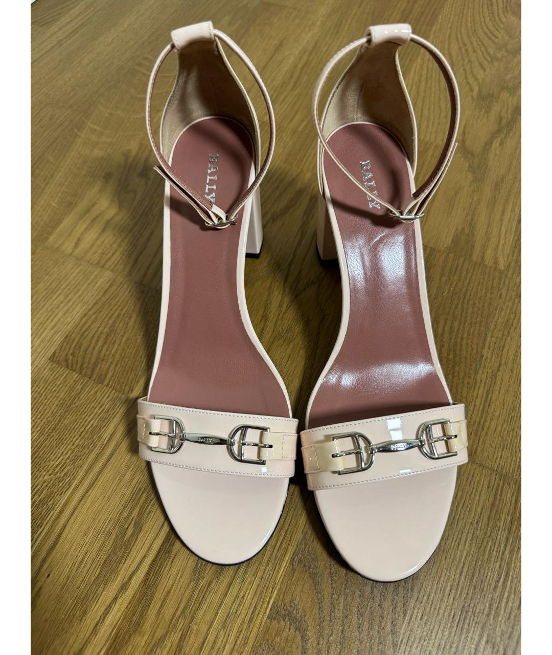 BALLY Розовые босоножки из лакированной кожи, фото 2