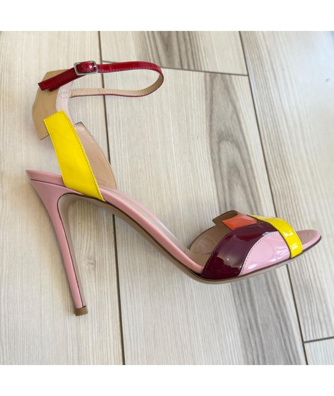 GIANVITO ROSSI Розовые босоножки из лакированной кожи, фото 7