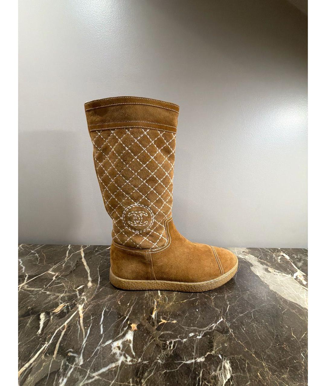 CHANEL Горчичные замшевые сапоги, фото 7