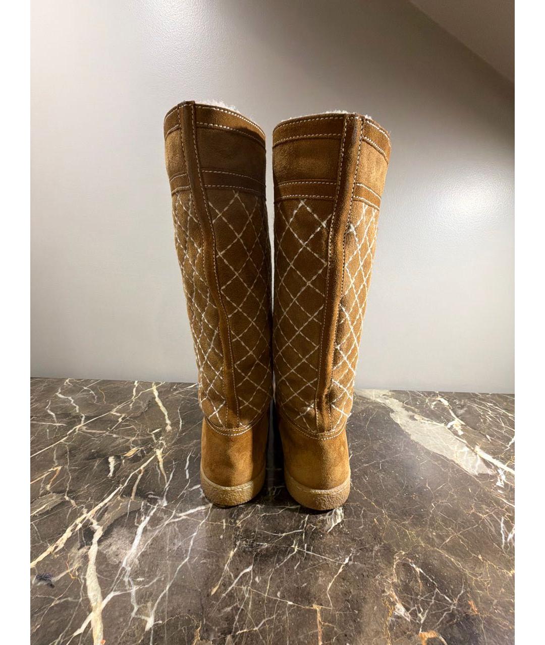 CHANEL Горчичные замшевые сапоги, фото 4