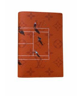 LOUIS VUITTON Обложка/футляр