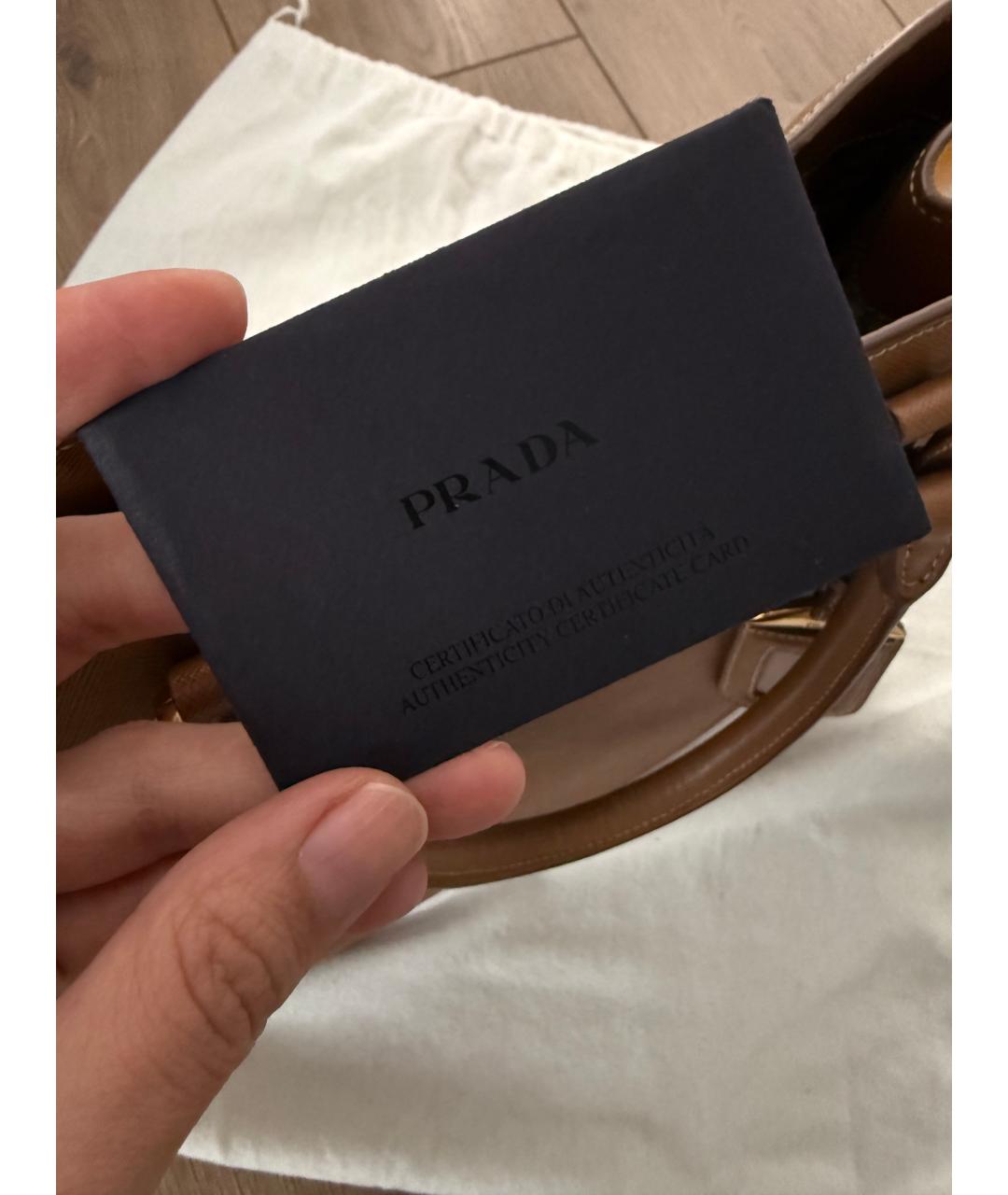 PRADA Бежевая кожаная сумка с короткими ручками, фото 6