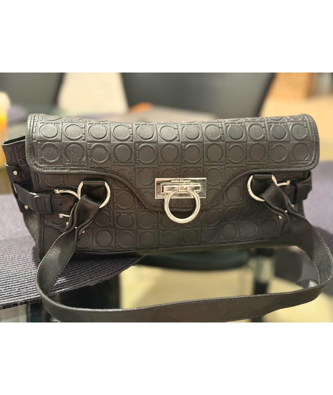 FERRAGAMO Черная кожаная сумка с короткими ручками, фото 5