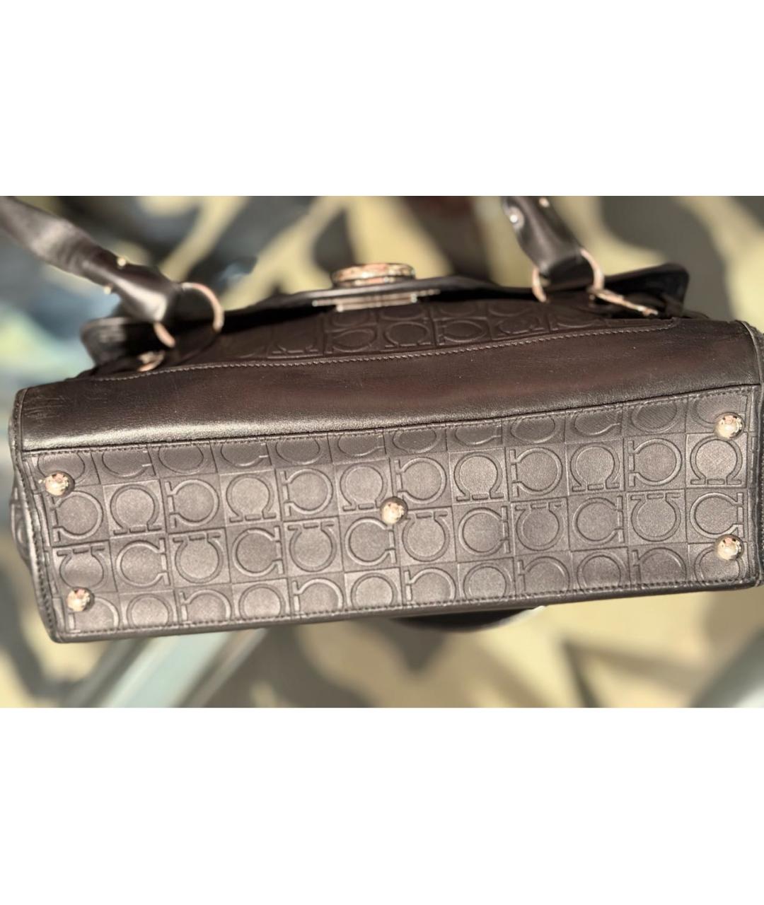 FERRAGAMO Черная кожаная сумка с короткими ручками, фото 6