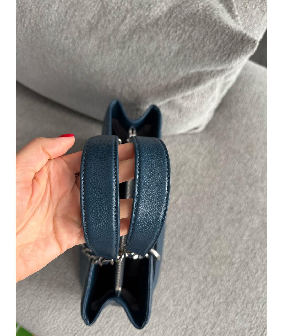 CHANEL Темно-синяя кожаная сумка тоут, фото 5