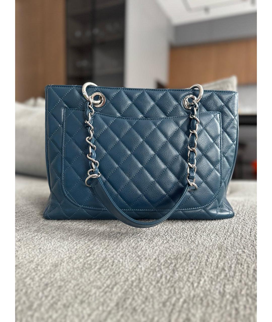 CHANEL Темно-синяя кожаная сумка тоут, фото 2