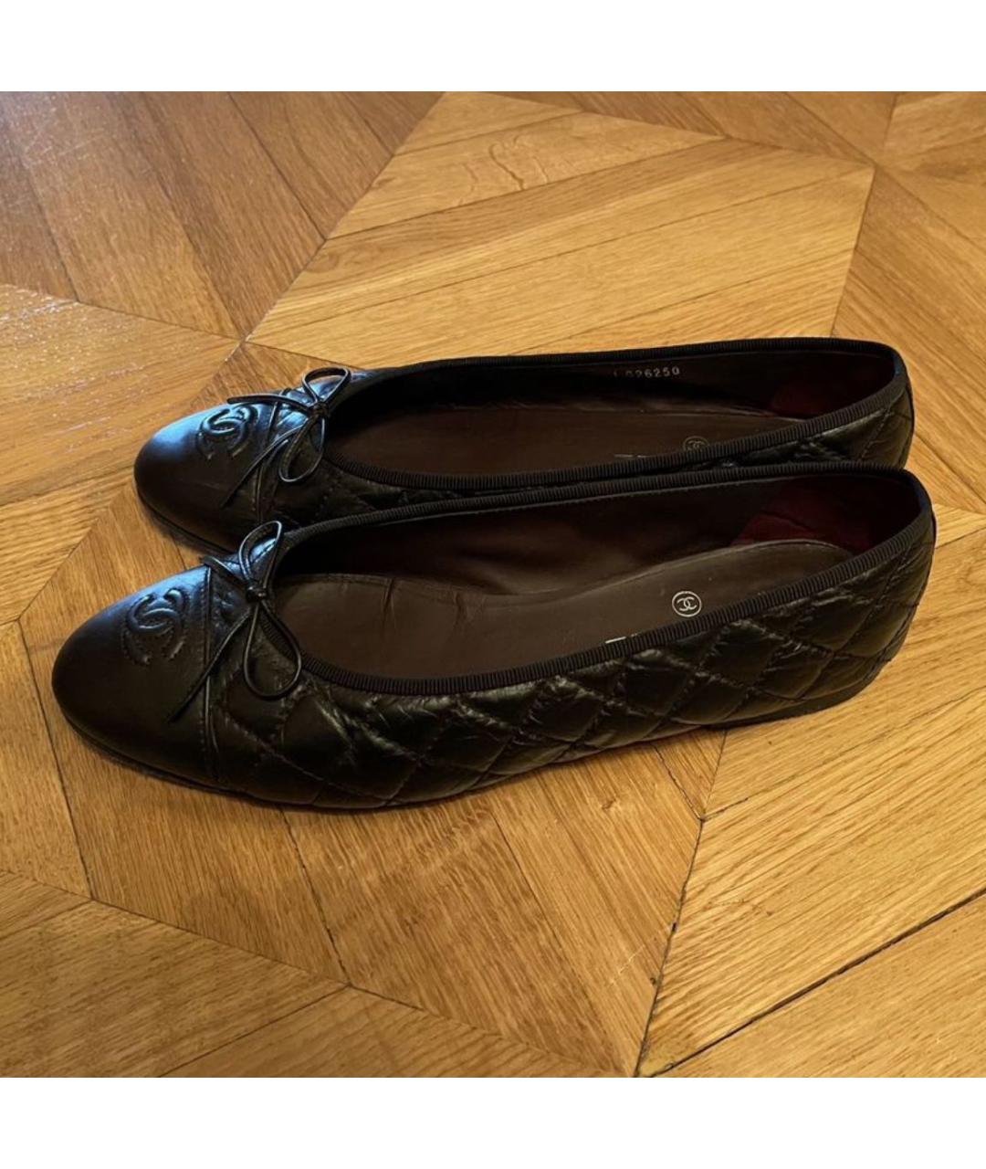 CHANEL Черные кожаные балетки, фото 2