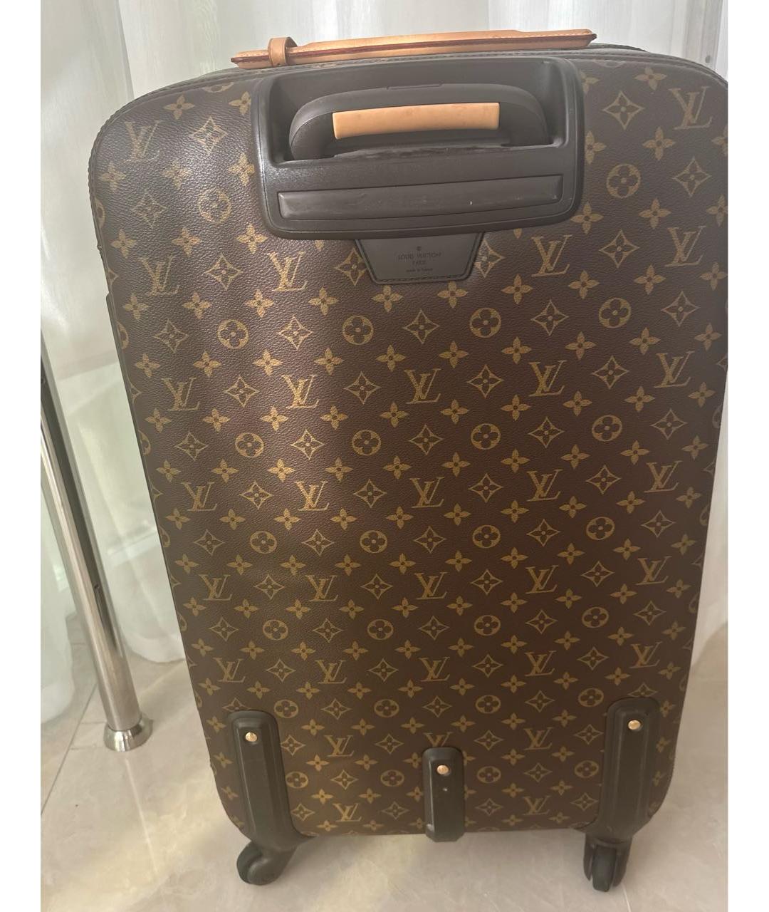 LOUIS VUITTON Коричневый чемодан, фото 2