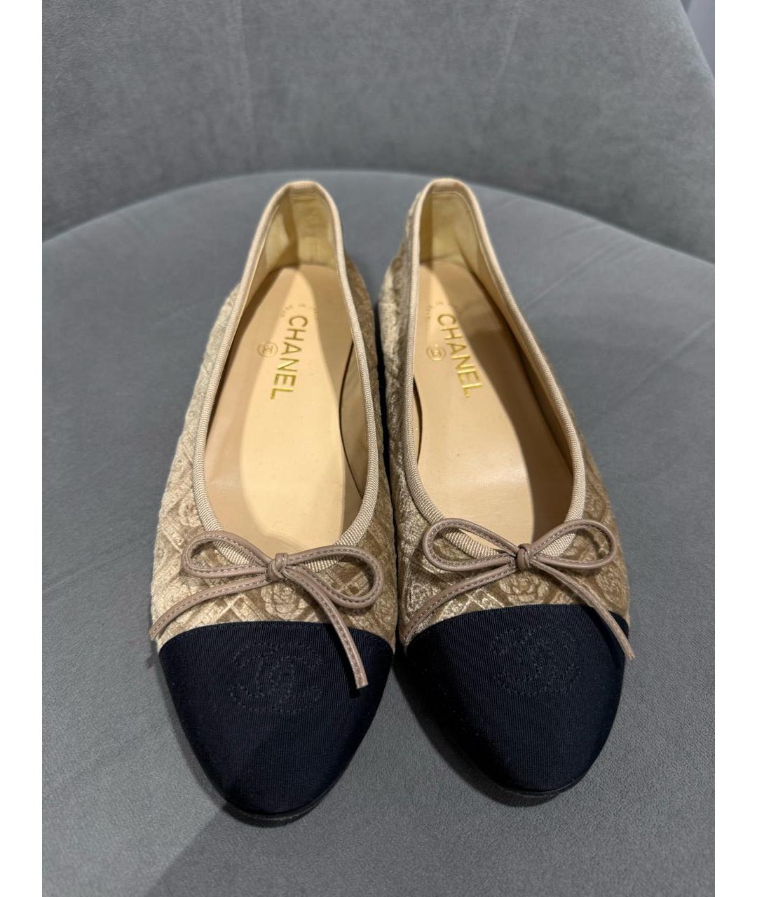 CHANEL Бежевые текстильные балетки, фото 4