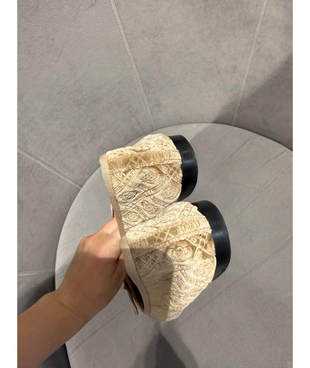 CHANEL Бежевые текстильные балетки, фото 5