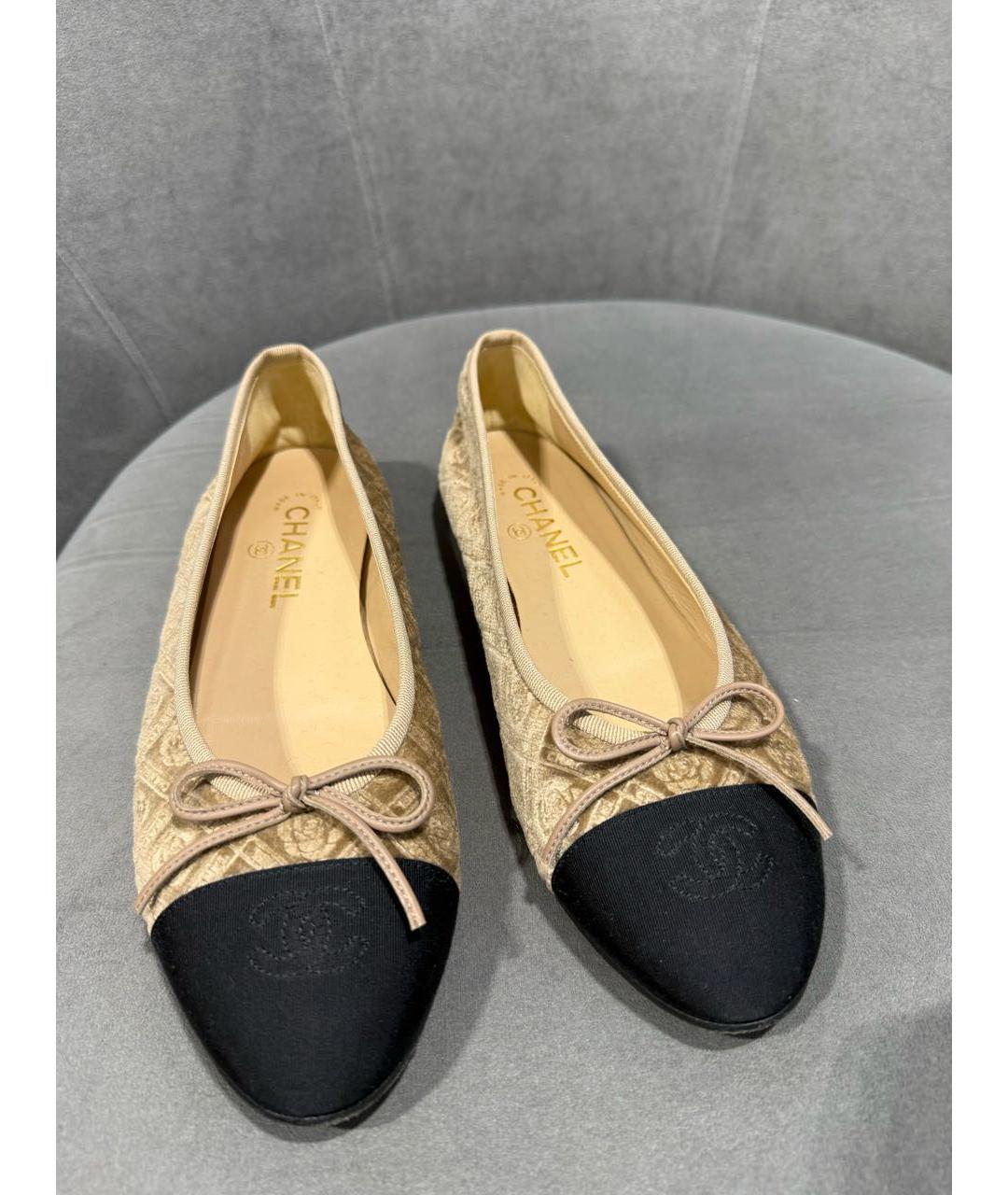 CHANEL Бежевые текстильные балетки, фото 2