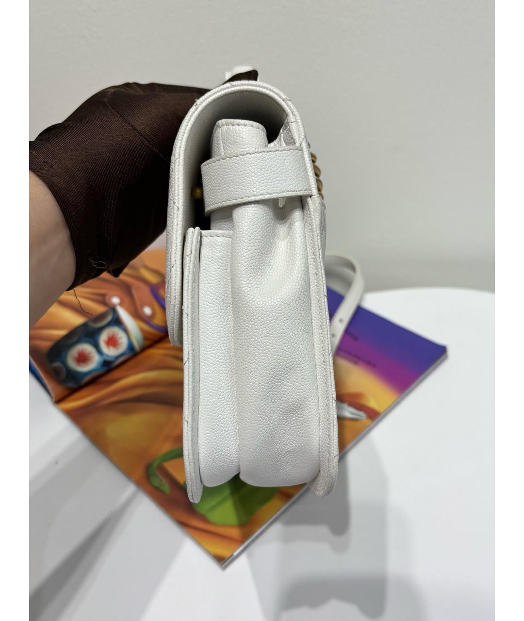 CHANEL Белая кожаная сумка через плечо, фото 5