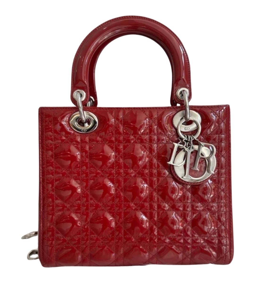 CHRISTIAN DIOR Красная сумка через плечо из лакированной кожи, фото 1