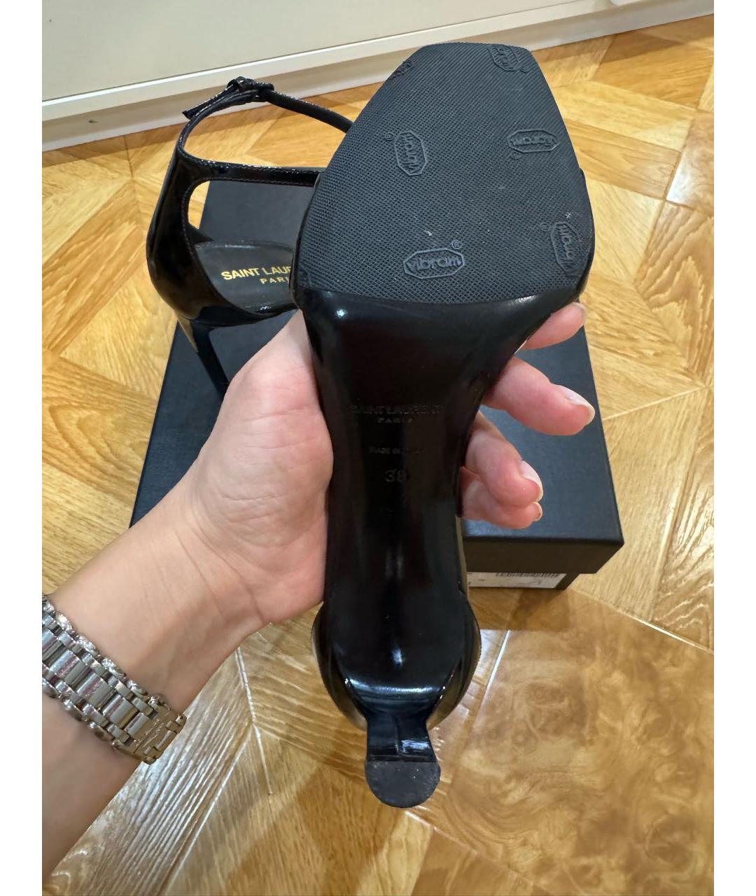 SAINT LAURENT Черные босоножки из лакированной кожи, фото 6