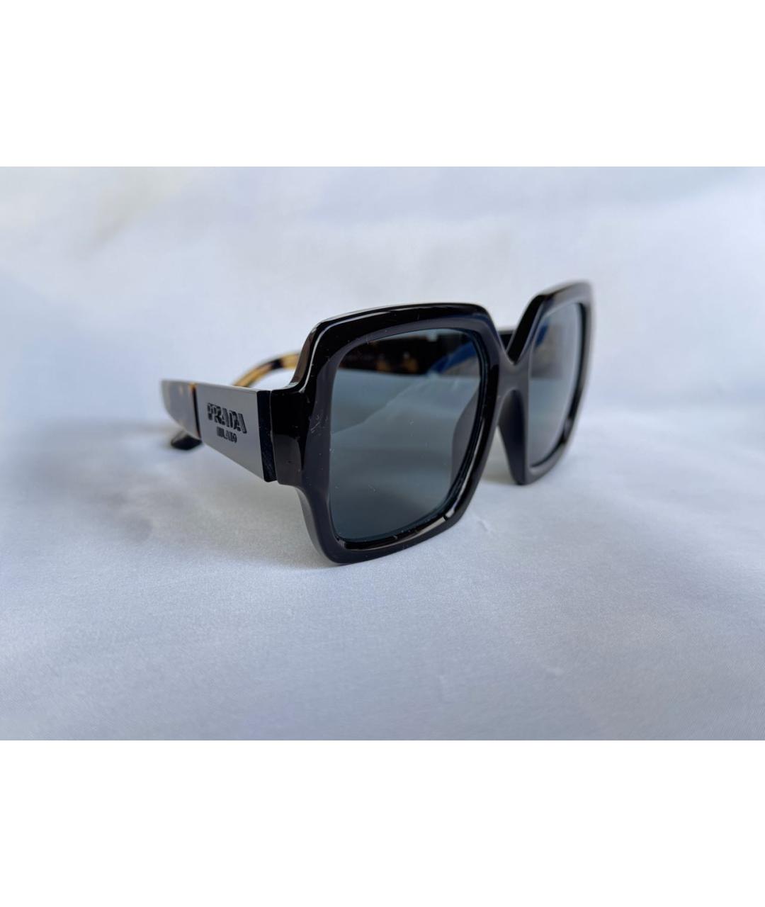 PRADA Черные пластиковые солнцезащитные очки, фото 2