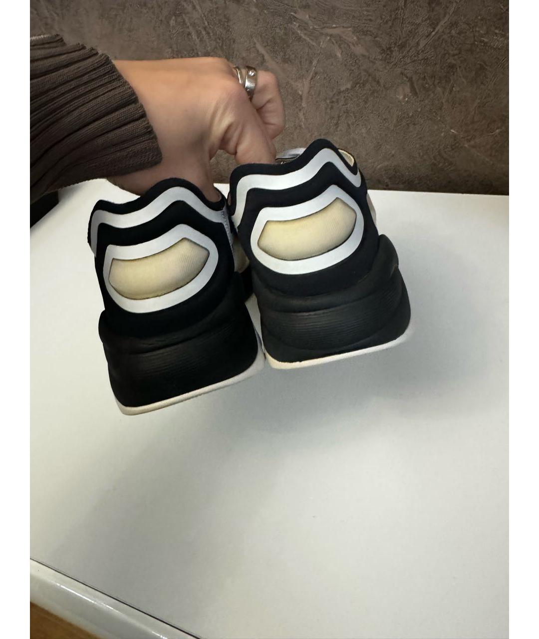 CHANEL Бежевые кожаные кроссовки, фото 3