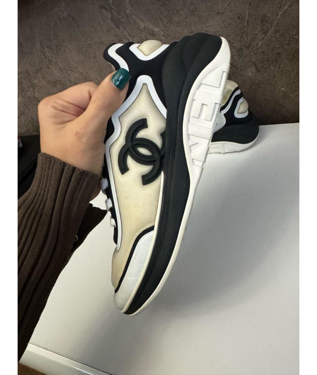 CHANEL Бежевые кожаные кроссовки, фото 4