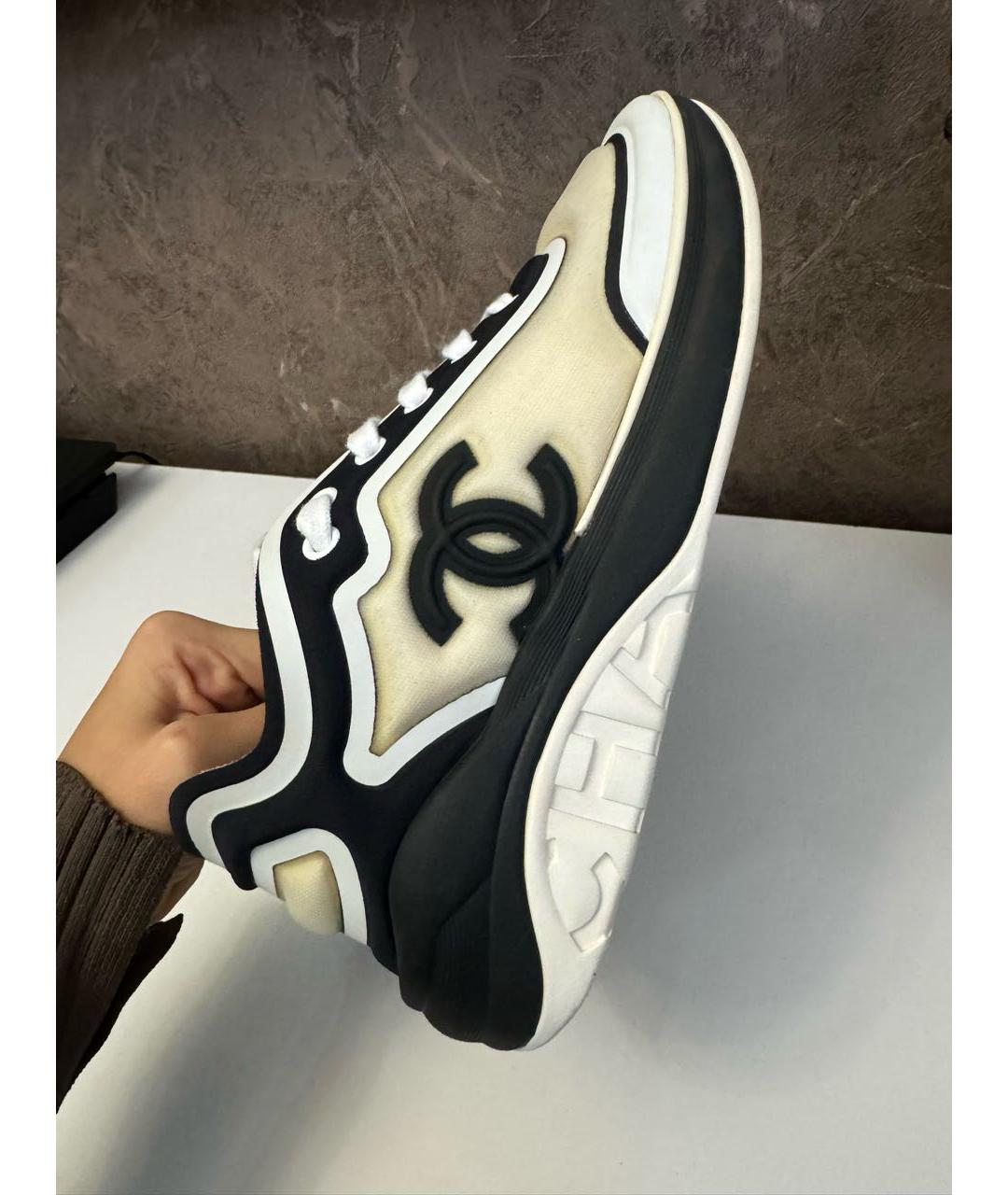 CHANEL Бежевые кожаные кроссовки, фото 2