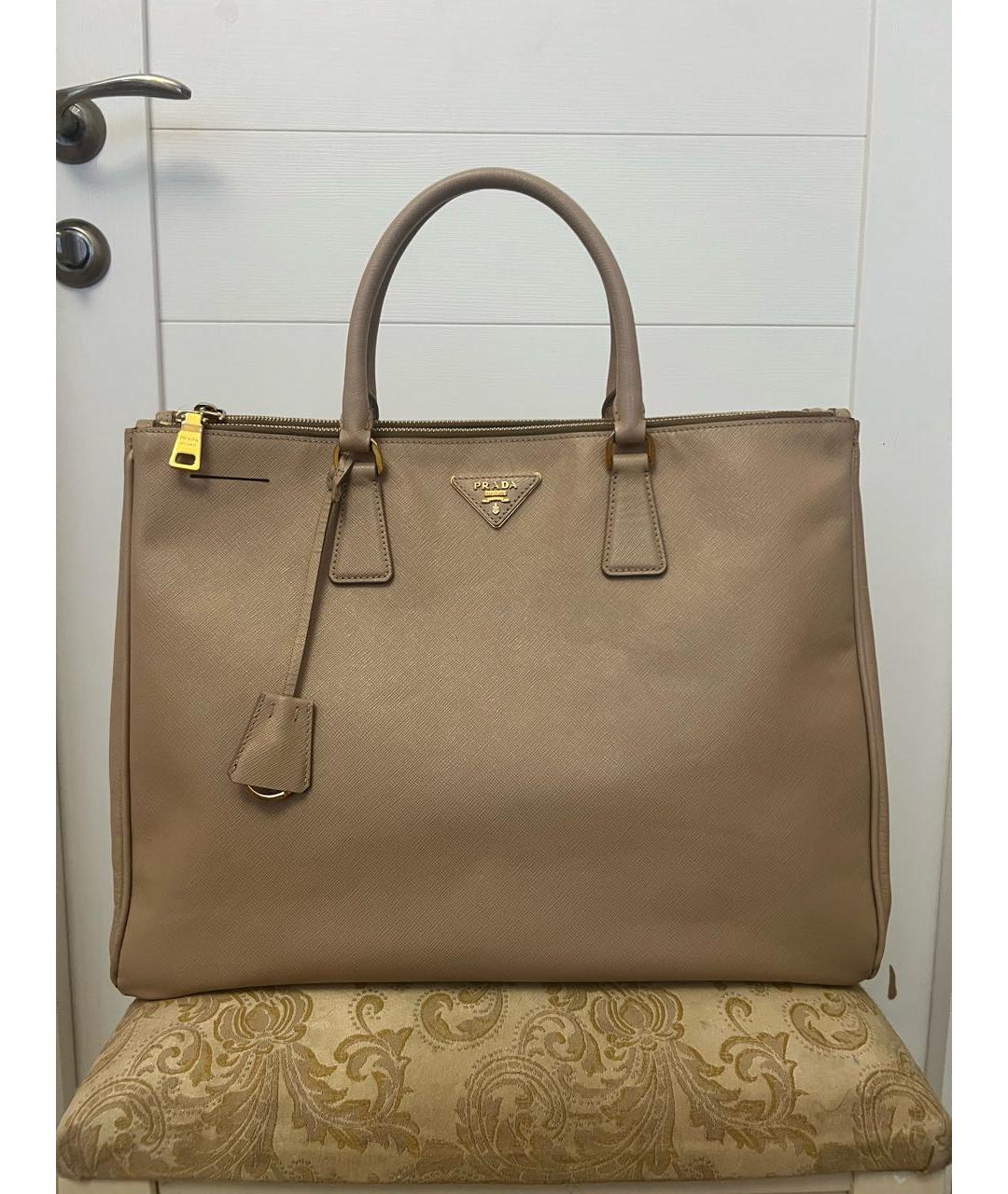PRADA Бежевая кожаная сумка с короткими ручками, фото 8