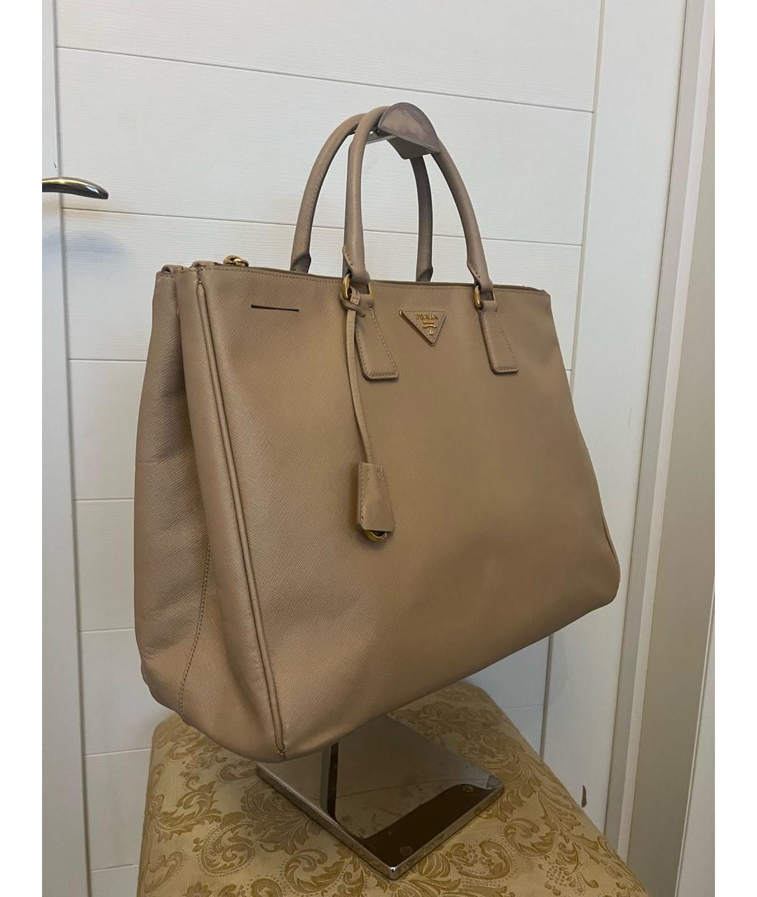 PRADA Бежевая кожаная сумка с короткими ручками, фото 2