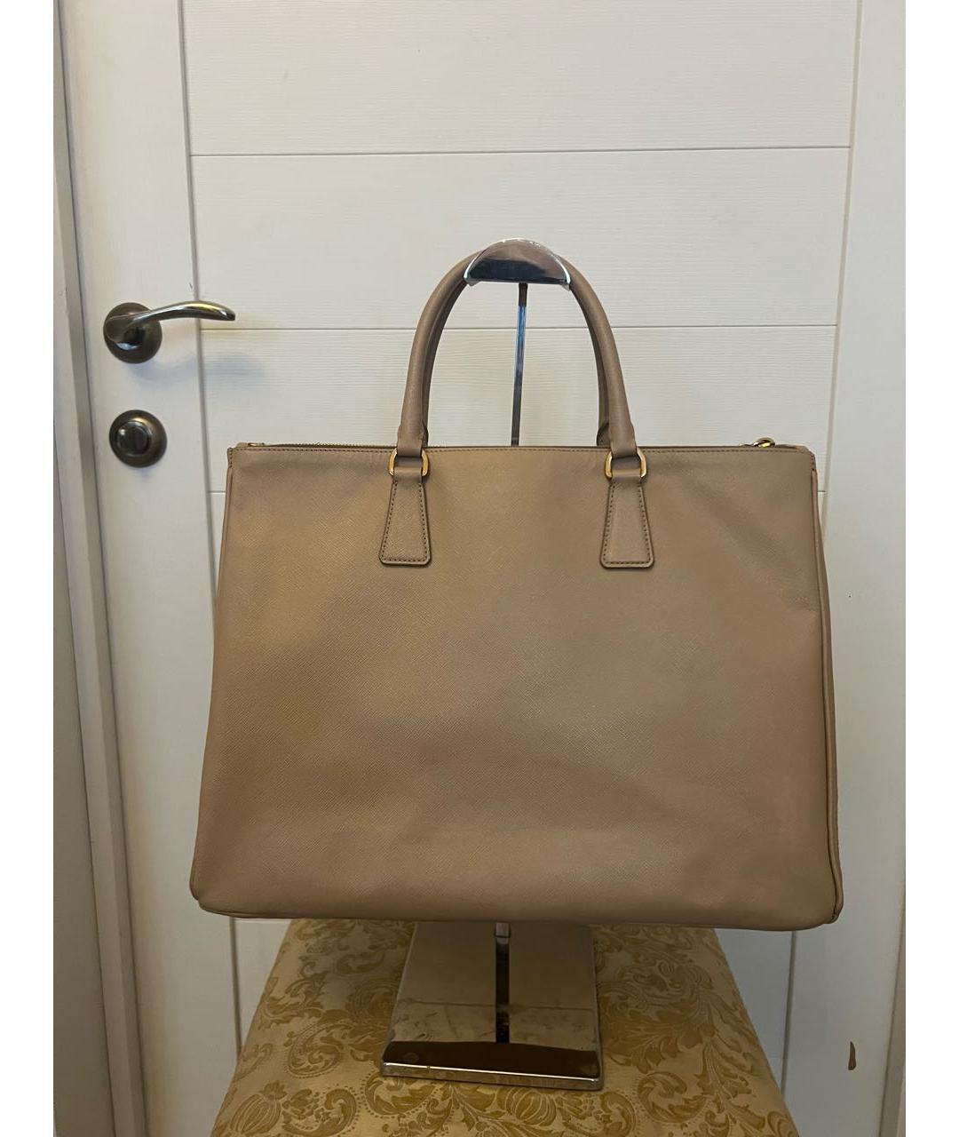 PRADA Бежевая кожаная сумка с короткими ручками, фото 3