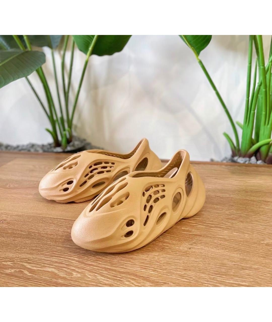 ADIDAS YEEZY Коричневые резиновые шлепанцы, фото 2