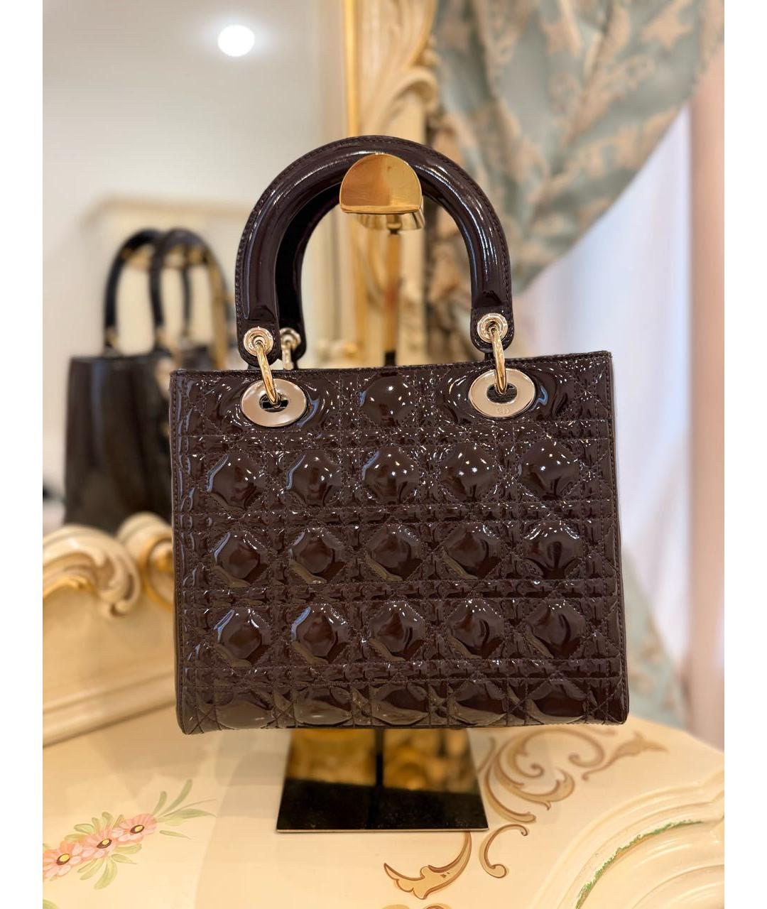 CHRISTIAN DIOR Коричневая сумка с короткими ручками из лакированной кожи, фото 3