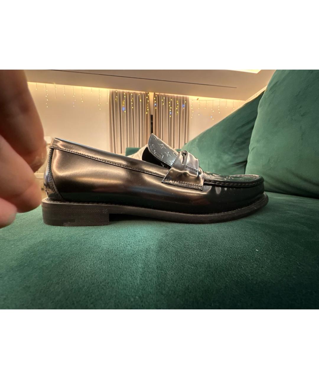 LOUIS VUITTON Черные лоферы из лакированной кожи, фото 5