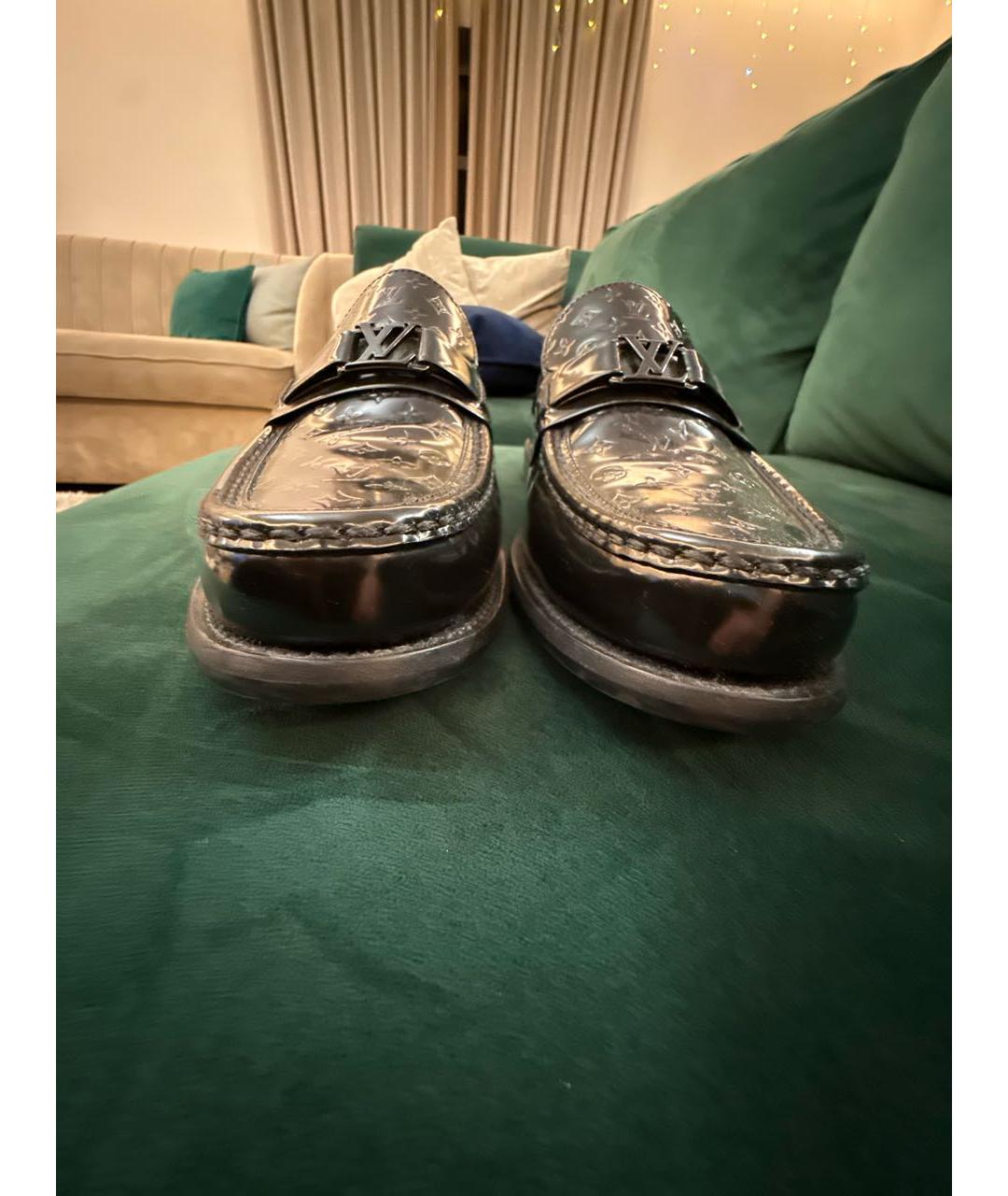LOUIS VUITTON Черные лоферы из лакированной кожи, фото 2