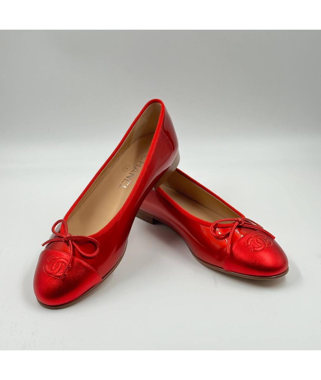 CHANEL Красные балетки из лакированной кожи, фото 4