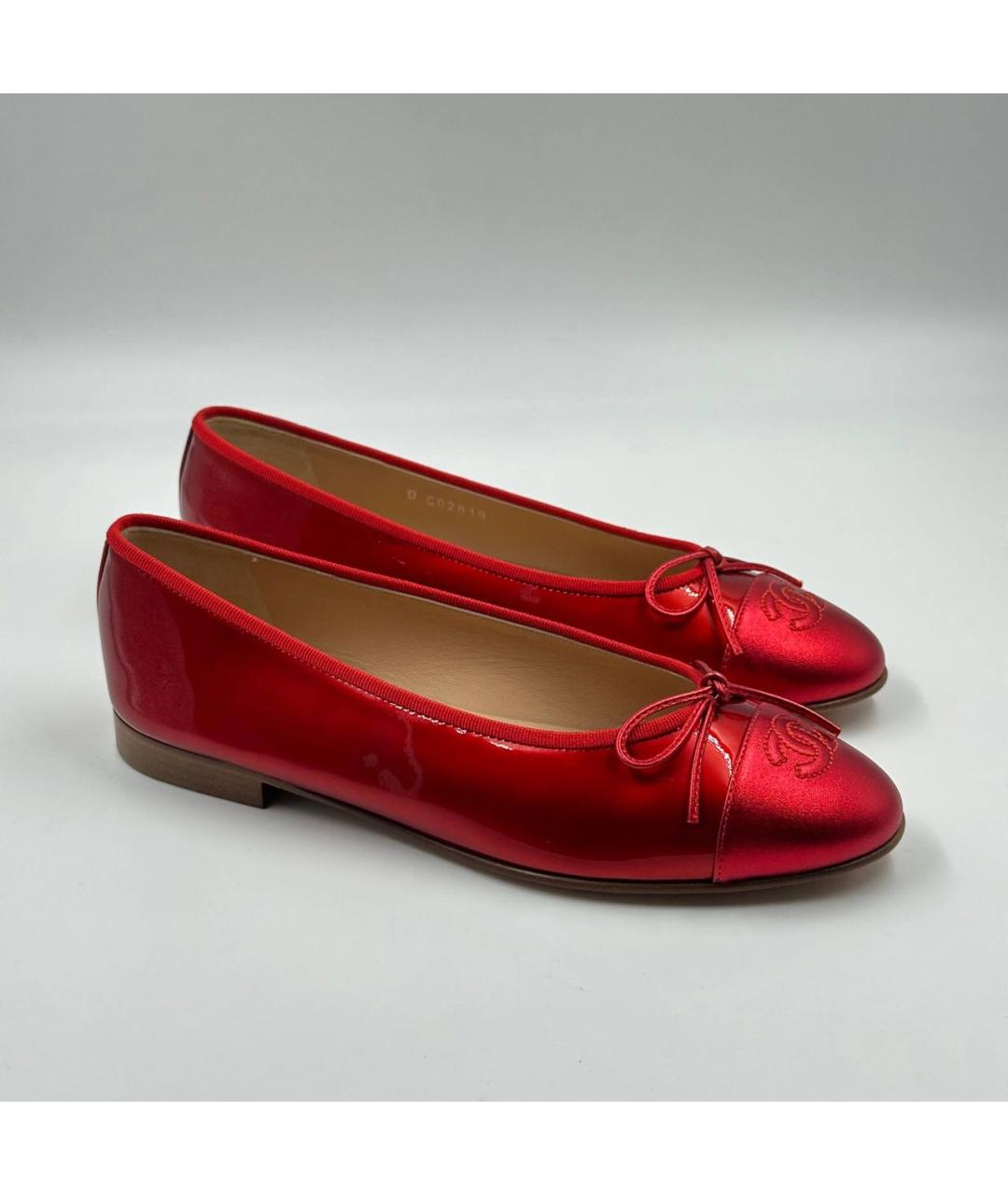 CHANEL Красные балетки из лакированной кожи, фото 6