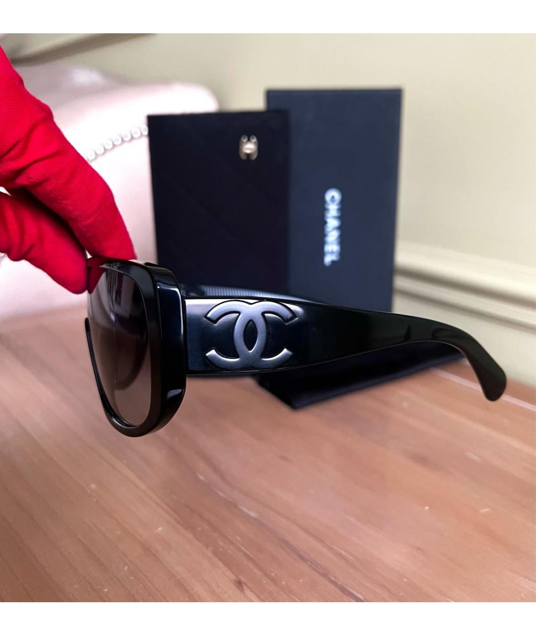 CHANEL Черные пластиковые солнцезащитные очки, фото 3