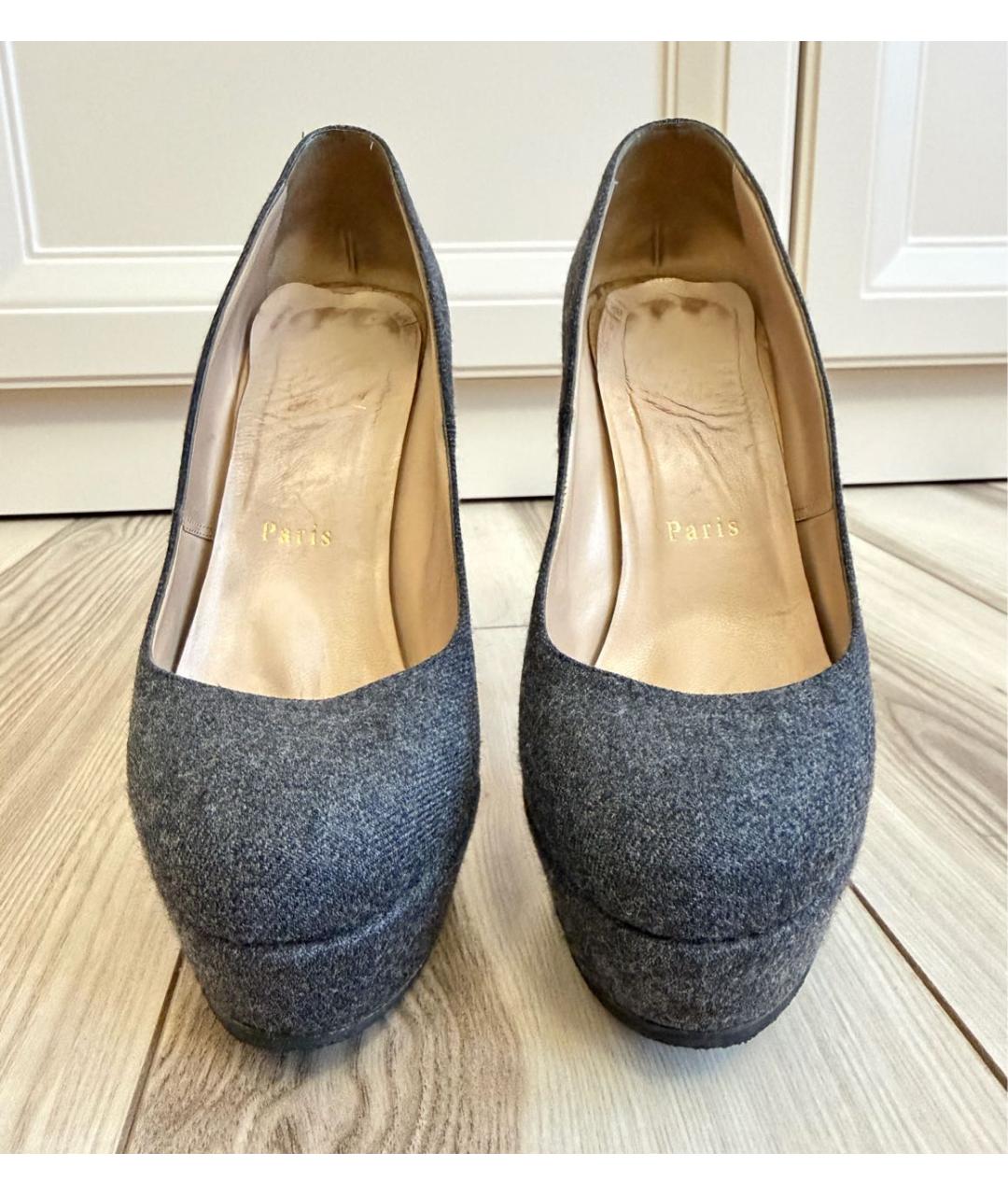 CHRISTIAN LOUBOUTIN Серые текстильные туфли, фото 2