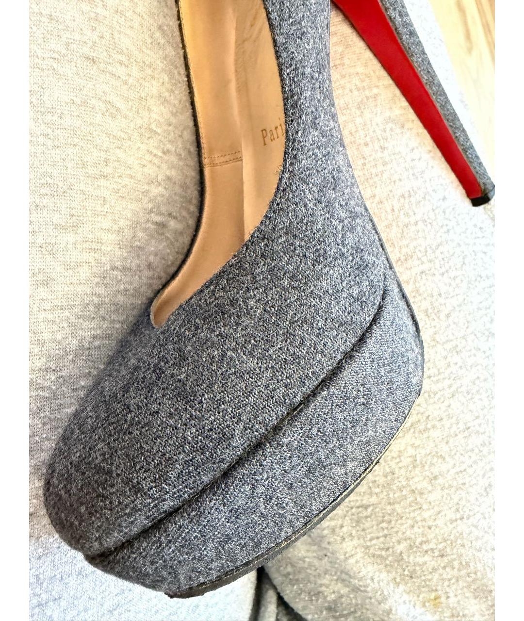 CHRISTIAN LOUBOUTIN Серые текстильные туфли, фото 5