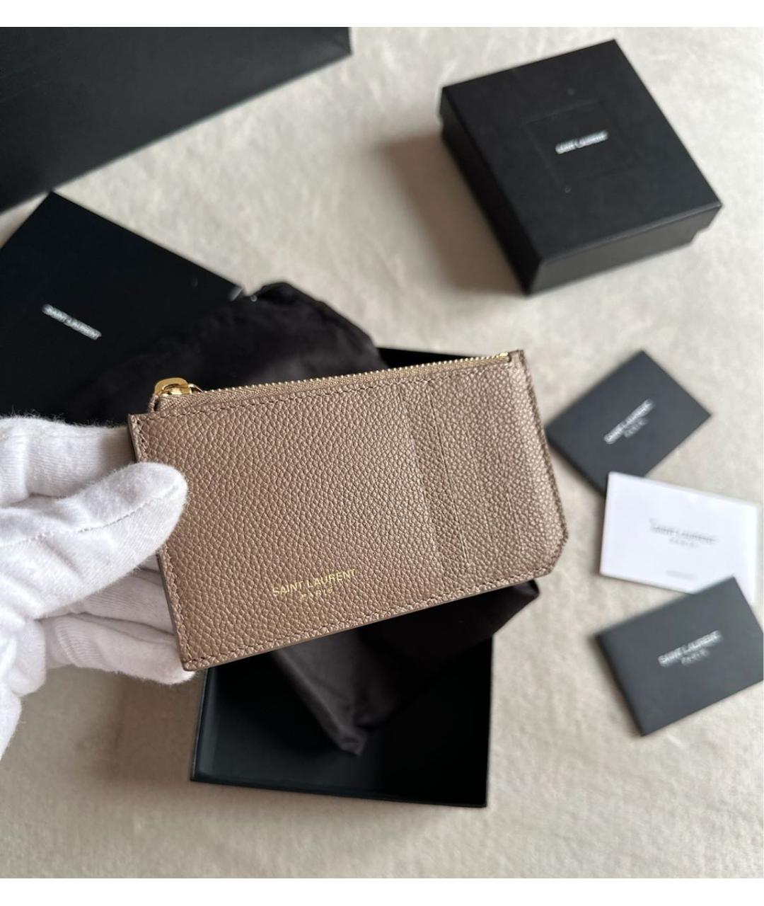 SAINT LAURENT Бежевый кожаный кардхолдер, фото 2