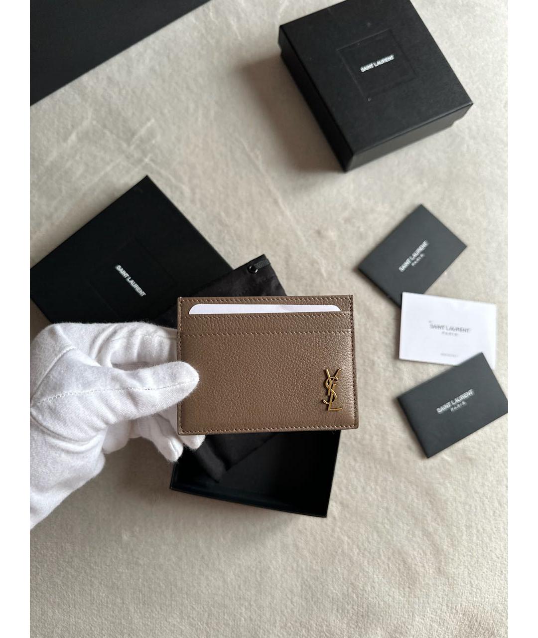 SAINT LAURENT Бежевый кожаный кардхолдер, фото 7