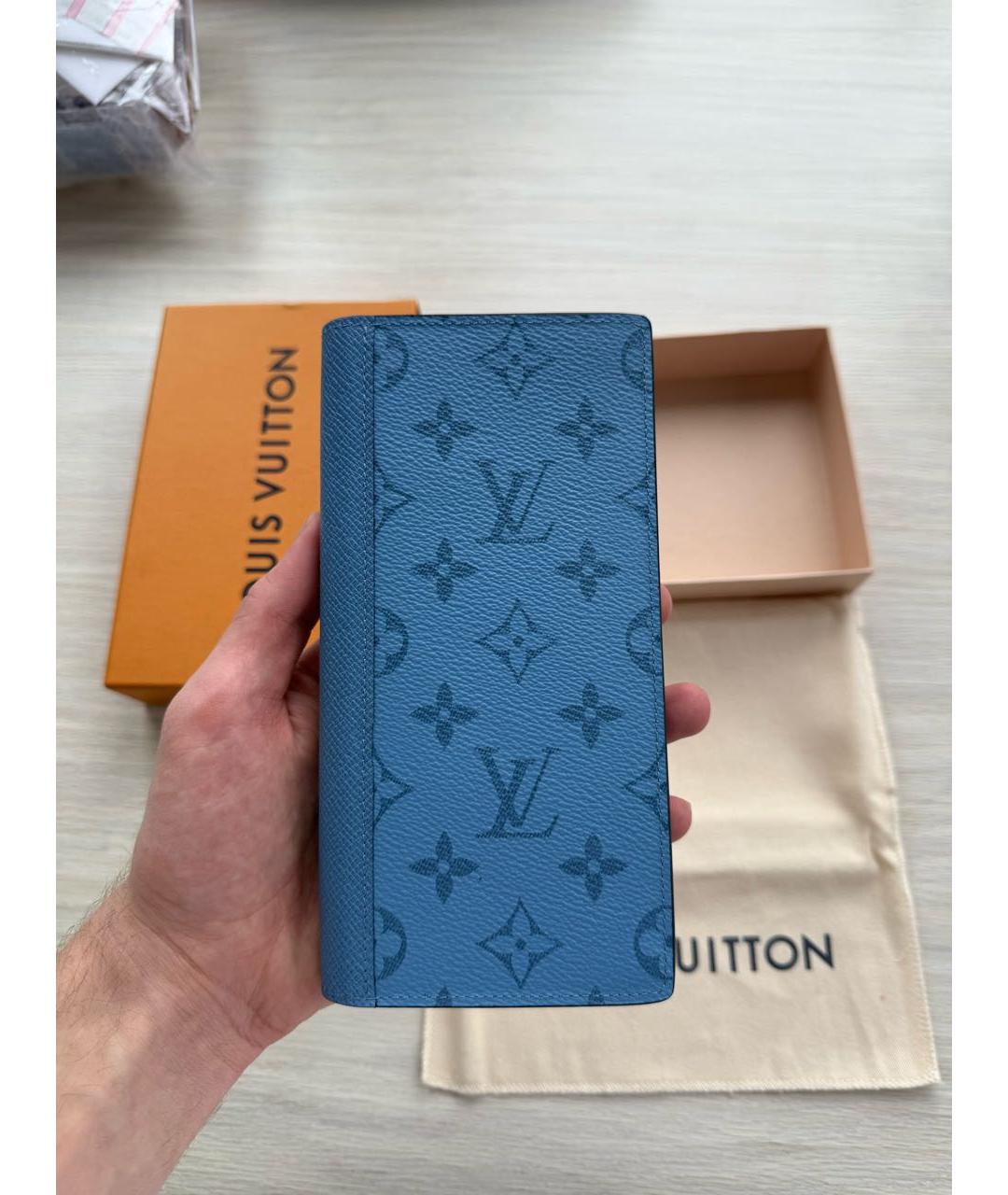 LOUIS VUITTON Голубой кожаный кошелек, фото 7