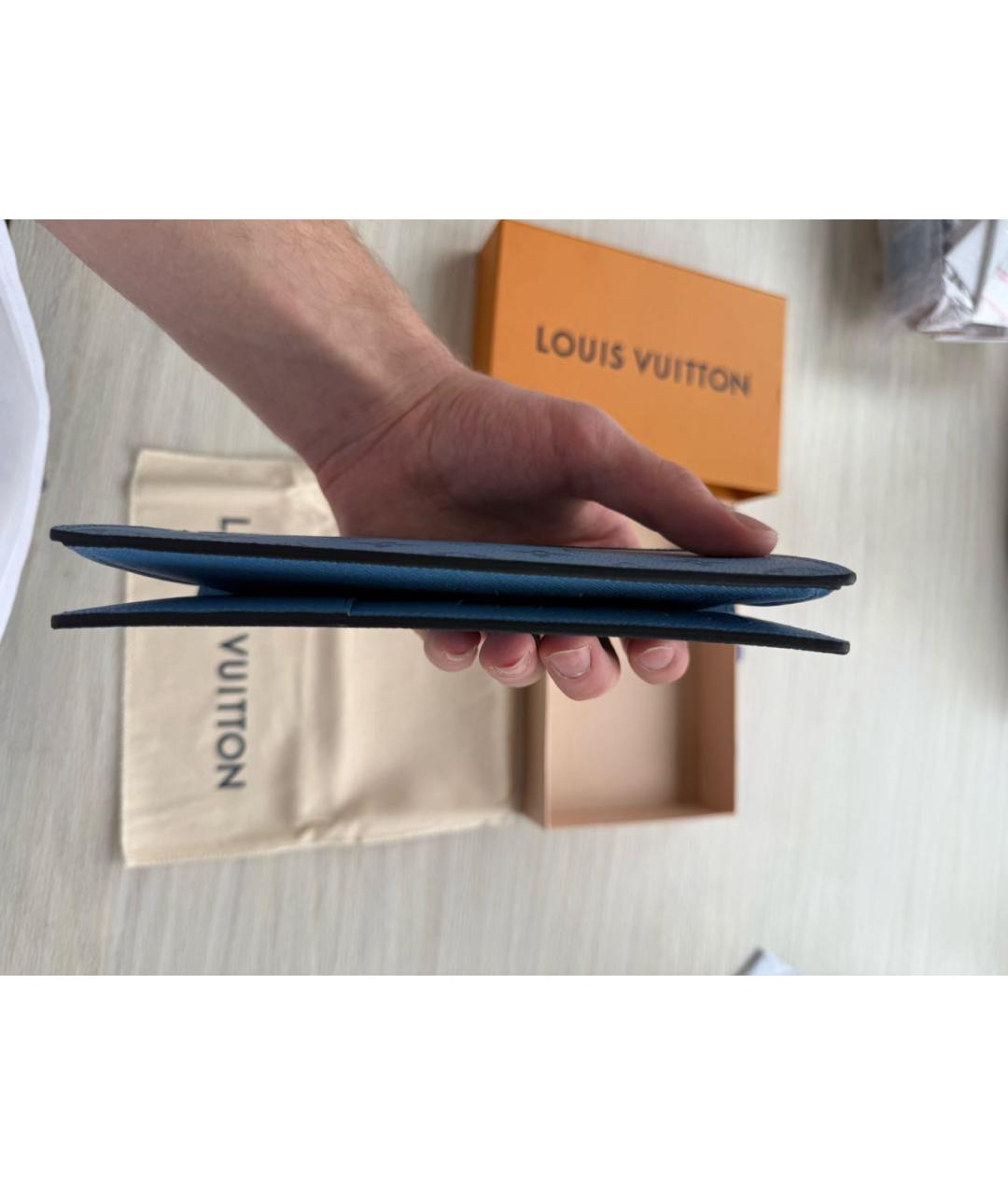 LOUIS VUITTON Голубой кожаный кошелек, фото 6