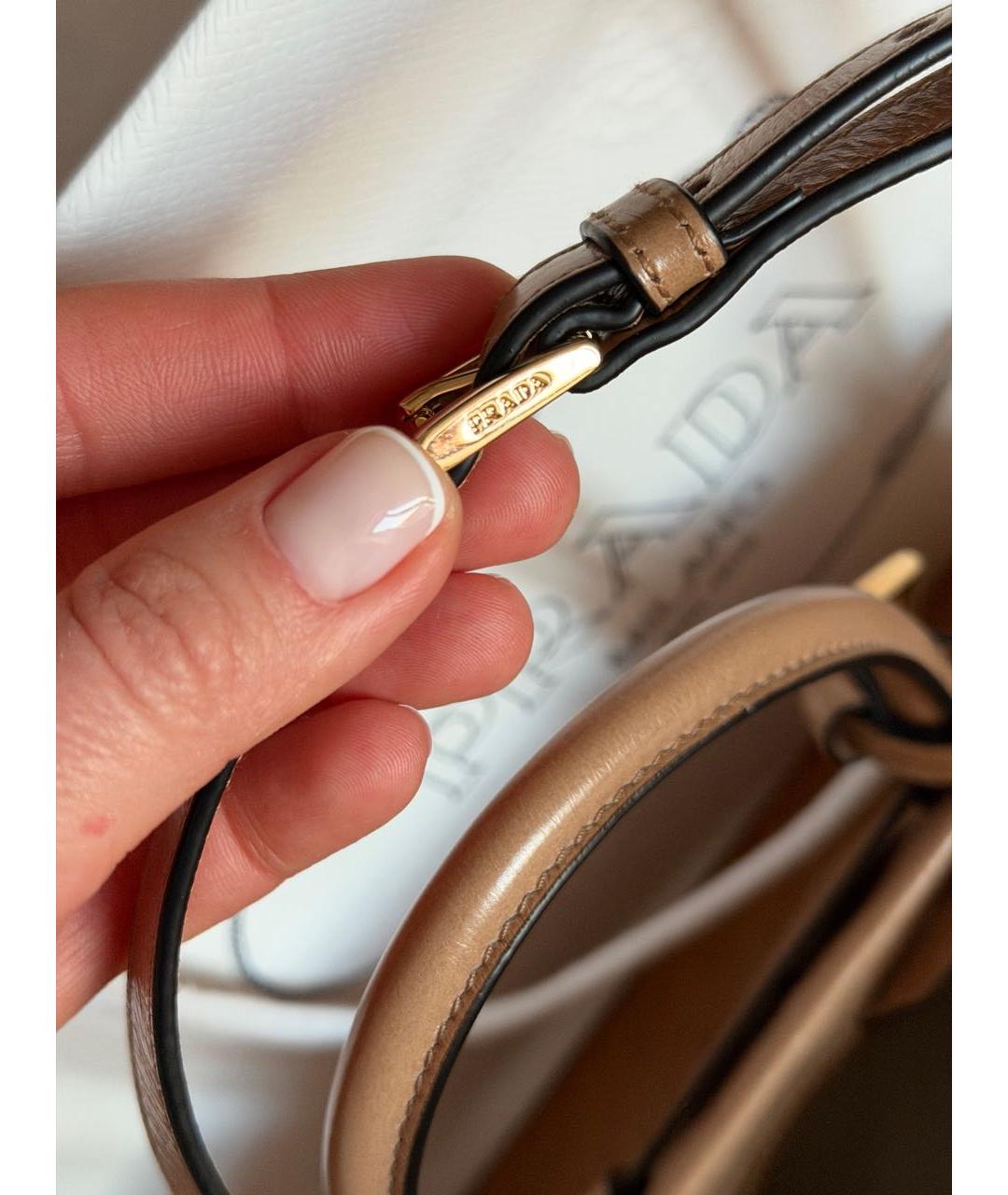 PRADA Бежевая кожаная сумка через плечо, фото 5