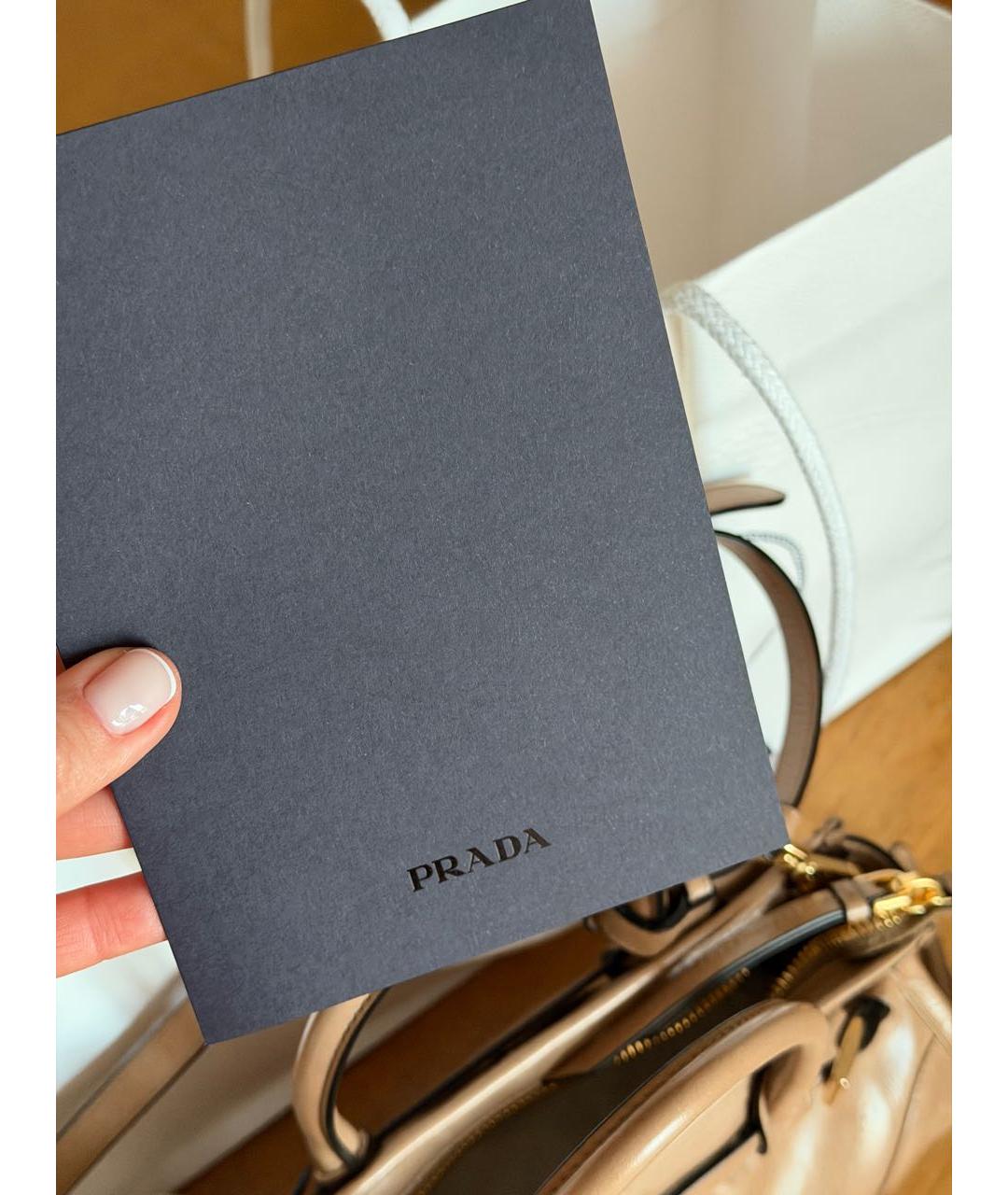 PRADA Бежевая кожаная сумка через плечо, фото 6