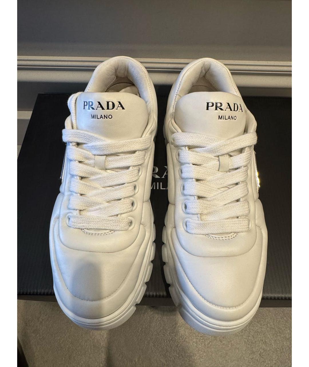 PRADA Белые кожаные кроссовки, фото 2