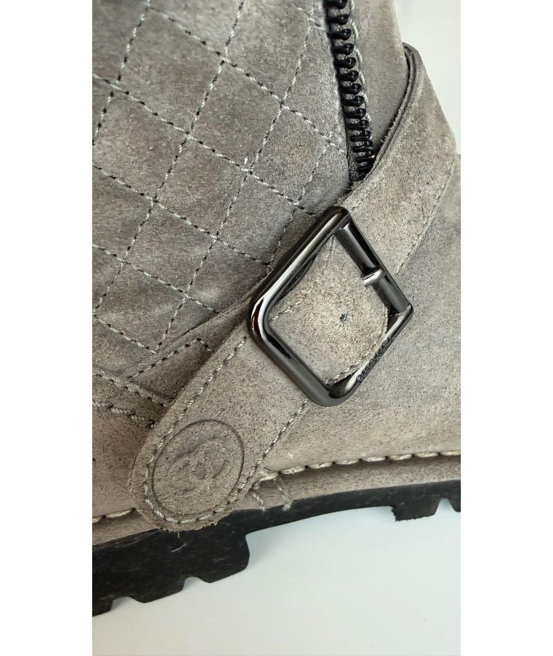 CHANEL Серые замшевые сапоги, фото 6