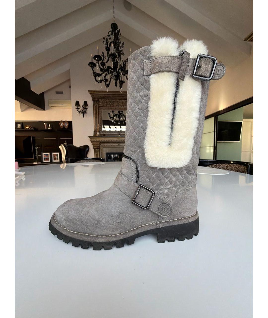CHANEL Серые замшевые сапоги, фото 7
