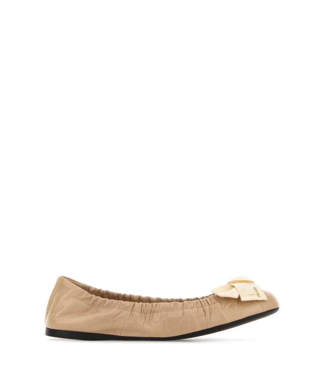 PRADA Бежевые кожаные балетки, фото 1